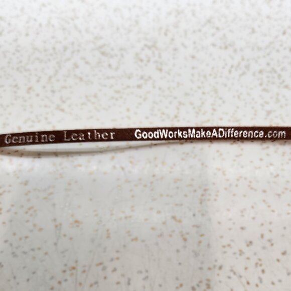 Good Work(s) Make a Difference Unisex Wrap Bracelet - Picture 6 of 9